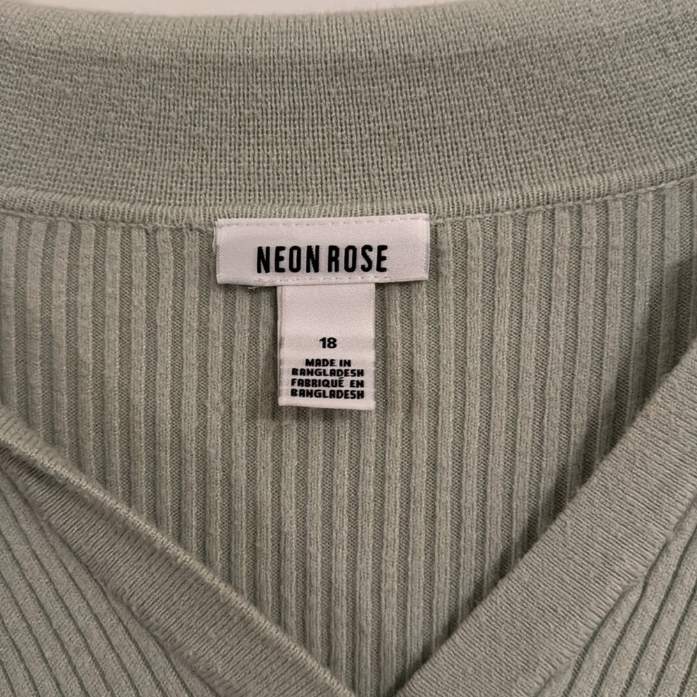 Light Green collared sweater - Picture 2 of 2